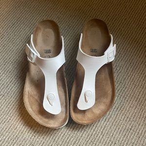 Papillio by Birkenstock Gizeh Platform Sandal size 40 slightly used.